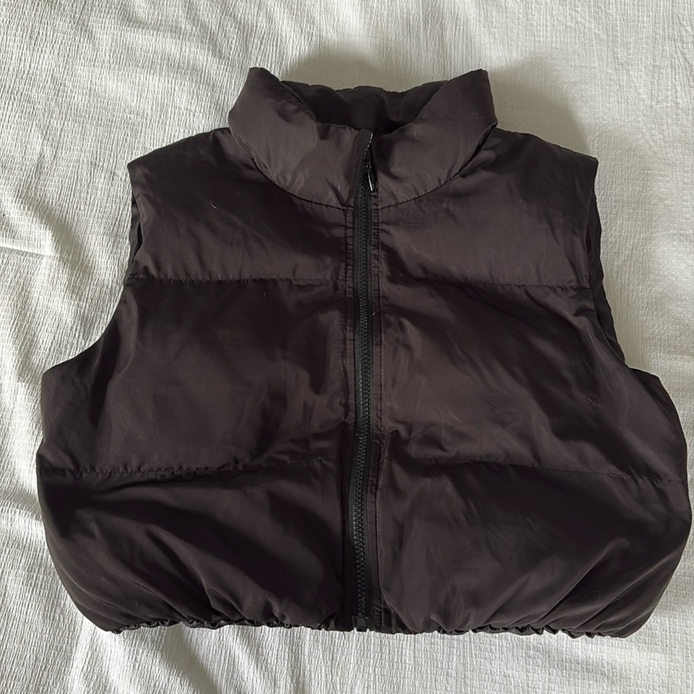 Black puffer vest